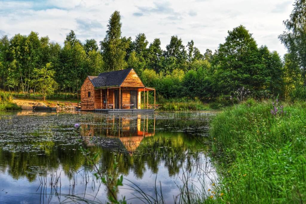 Darzkowo Heather Hut, Off-Grid Cottage On A Pond+2 Ha מראה חיצוני תמונה