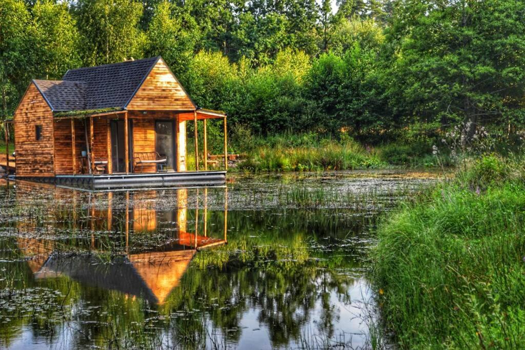 Darzkowo Heather Hut, Off-Grid Cottage On A Pond+2 Ha מראה חיצוני תמונה